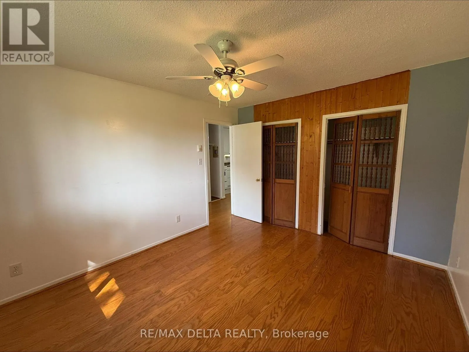 5 - 2248 LAVAL ROAD