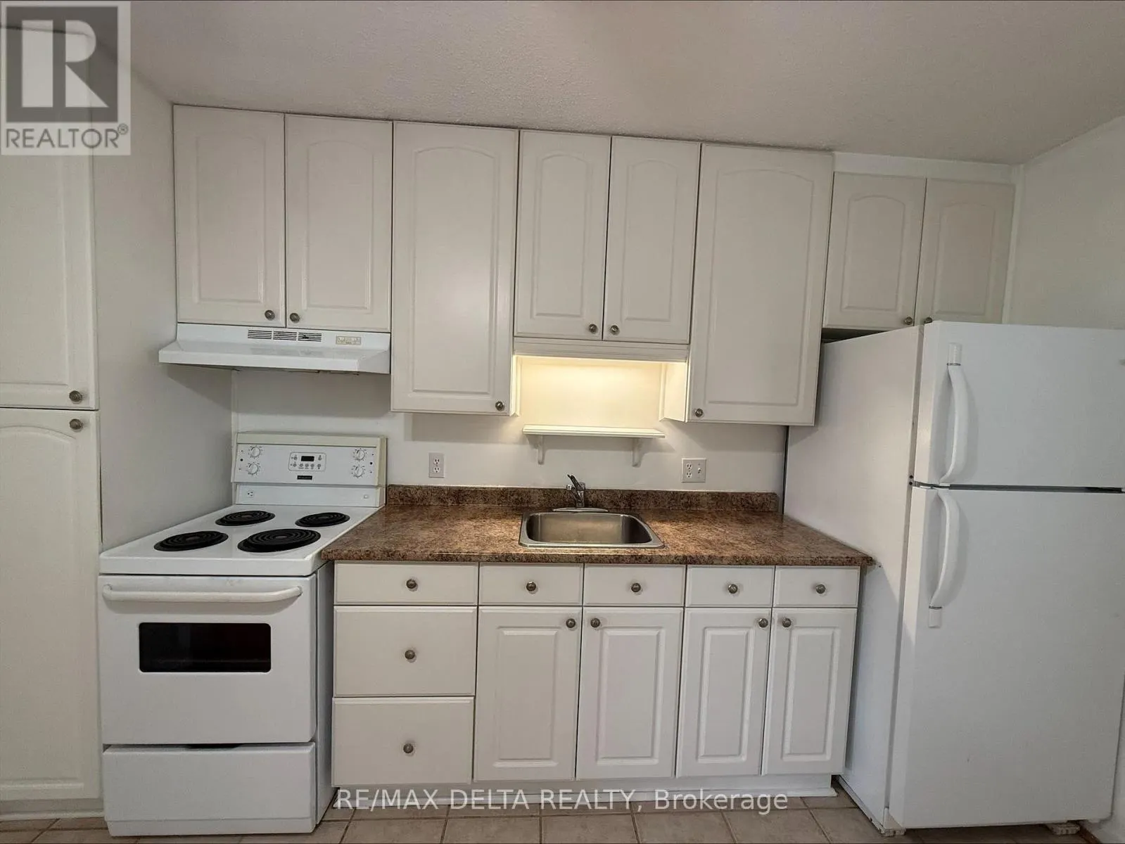 5 - 2248 LAVAL ROAD