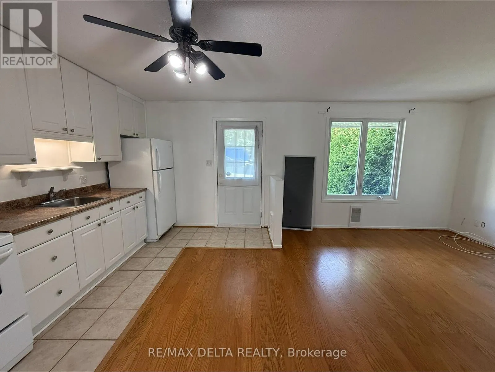5 - 2248 LAVAL ROAD