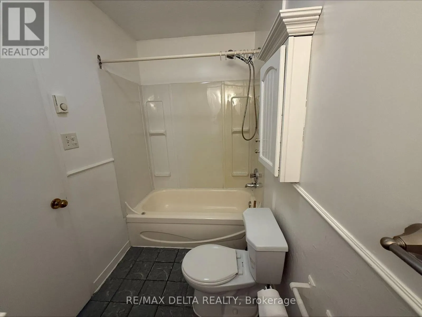 5 - 2248 LAVAL ROAD