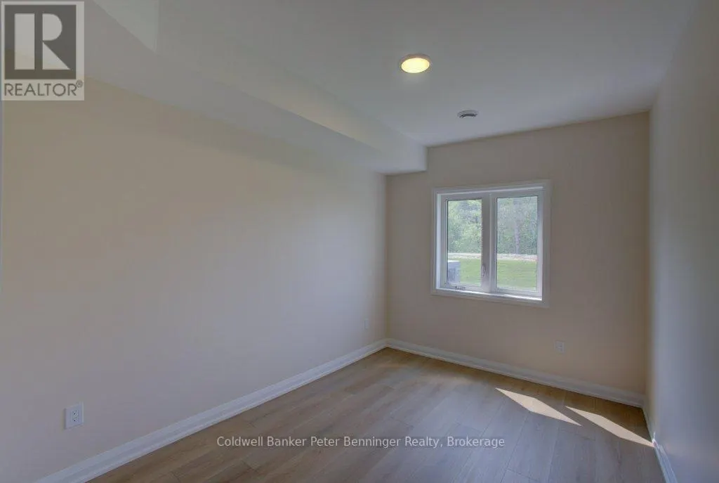 2 - 305 ARNAUD STREET, #2