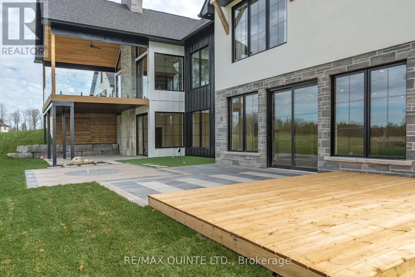 UNIT 16 - 665 HARMONY ROAD, #Unit 16