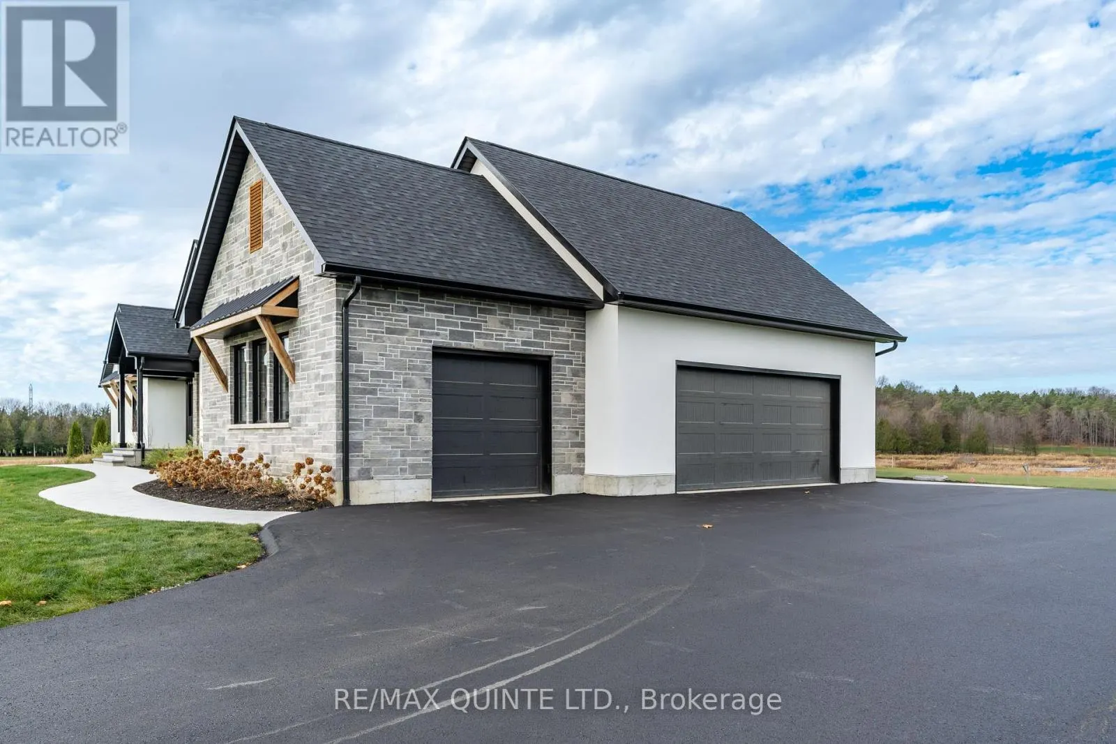 UNIT 16 - 665 HARMONY ROAD, #Unit 16