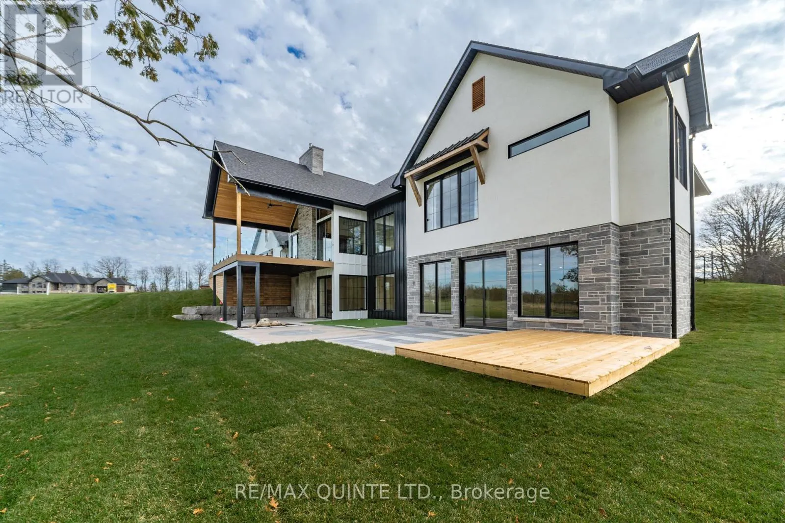 UNIT 16 - 665 HARMONY ROAD, #Unit 16