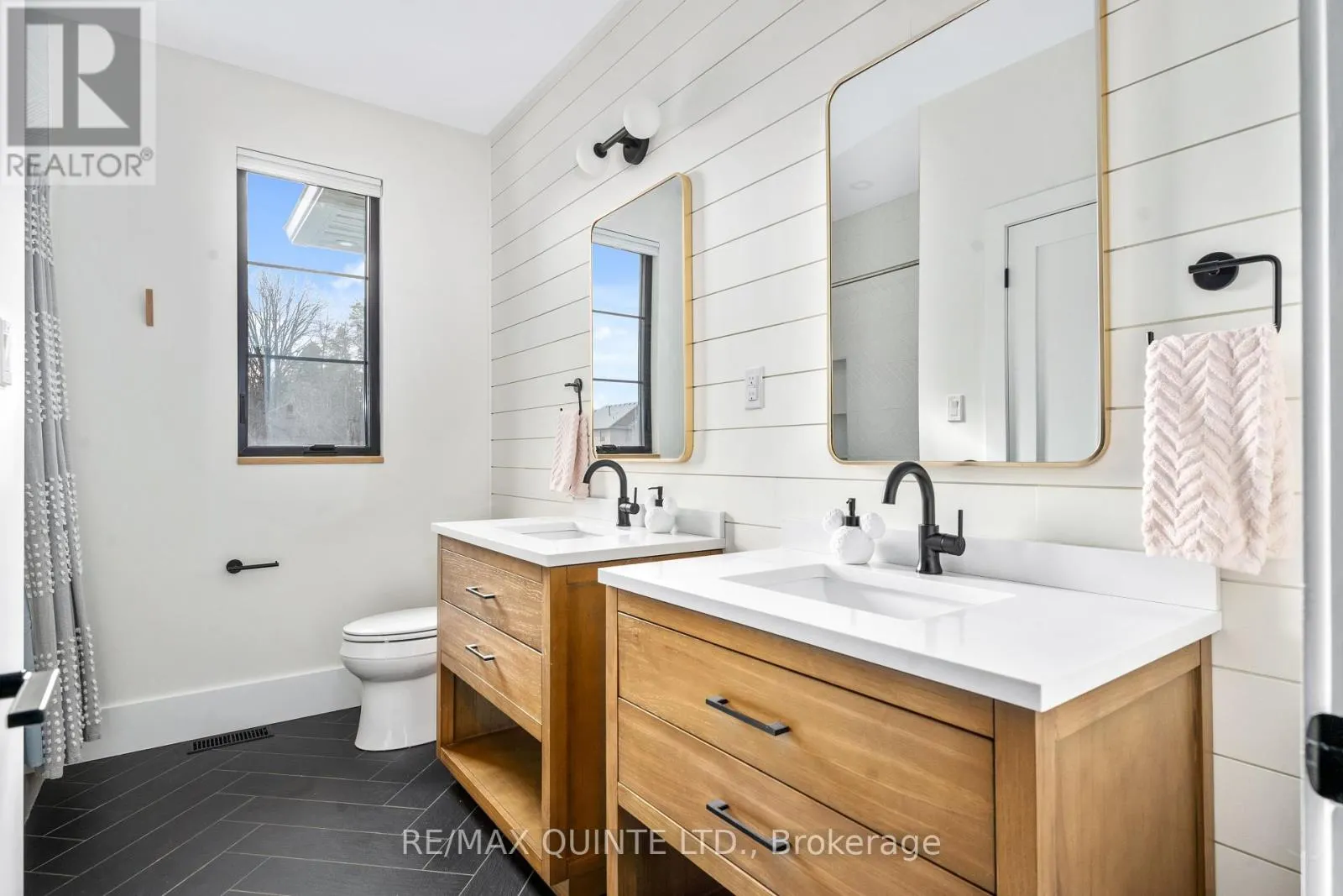 UNIT 16 - 665 HARMONY ROAD, #Unit 16