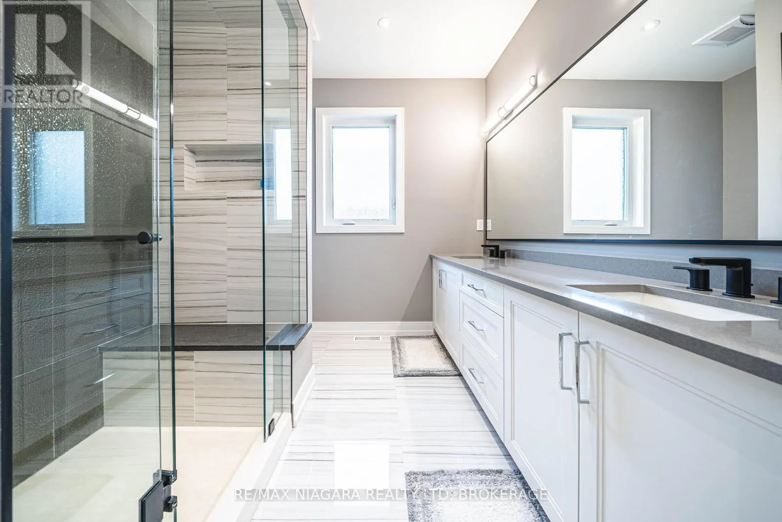 17 - 24 GRAPEVIEW DRIVE, #17