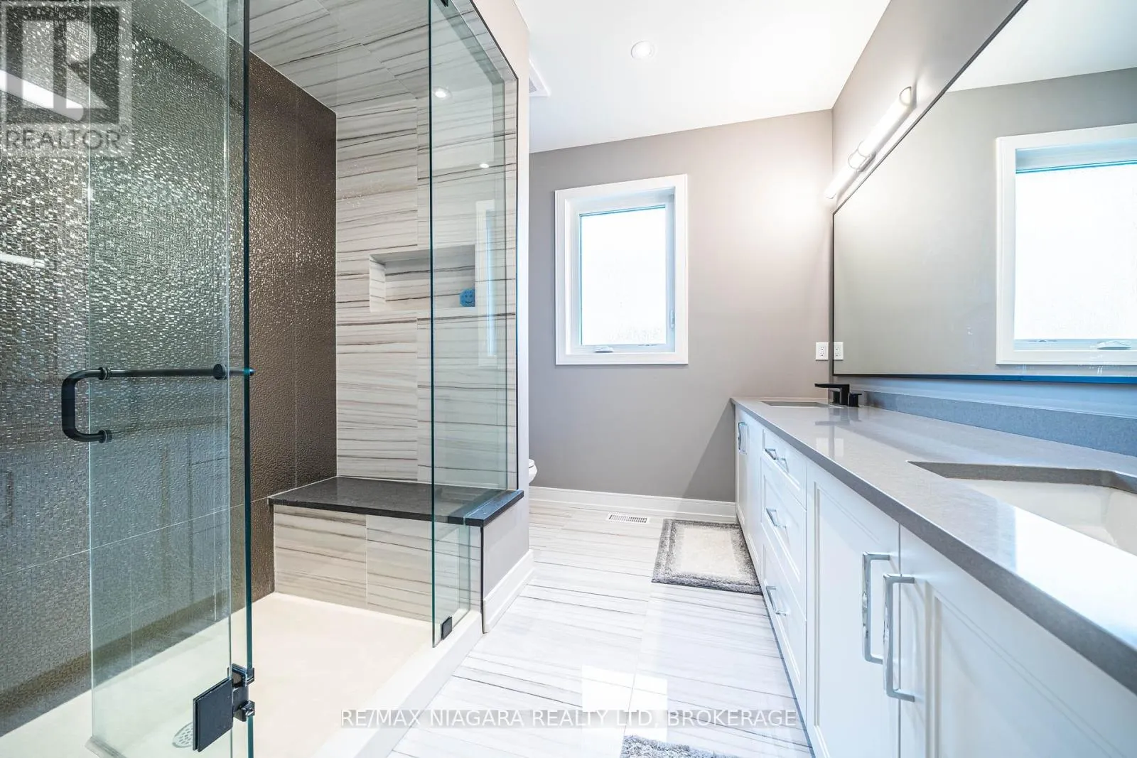 17 - 24 GRAPEVIEW DRIVE, #17