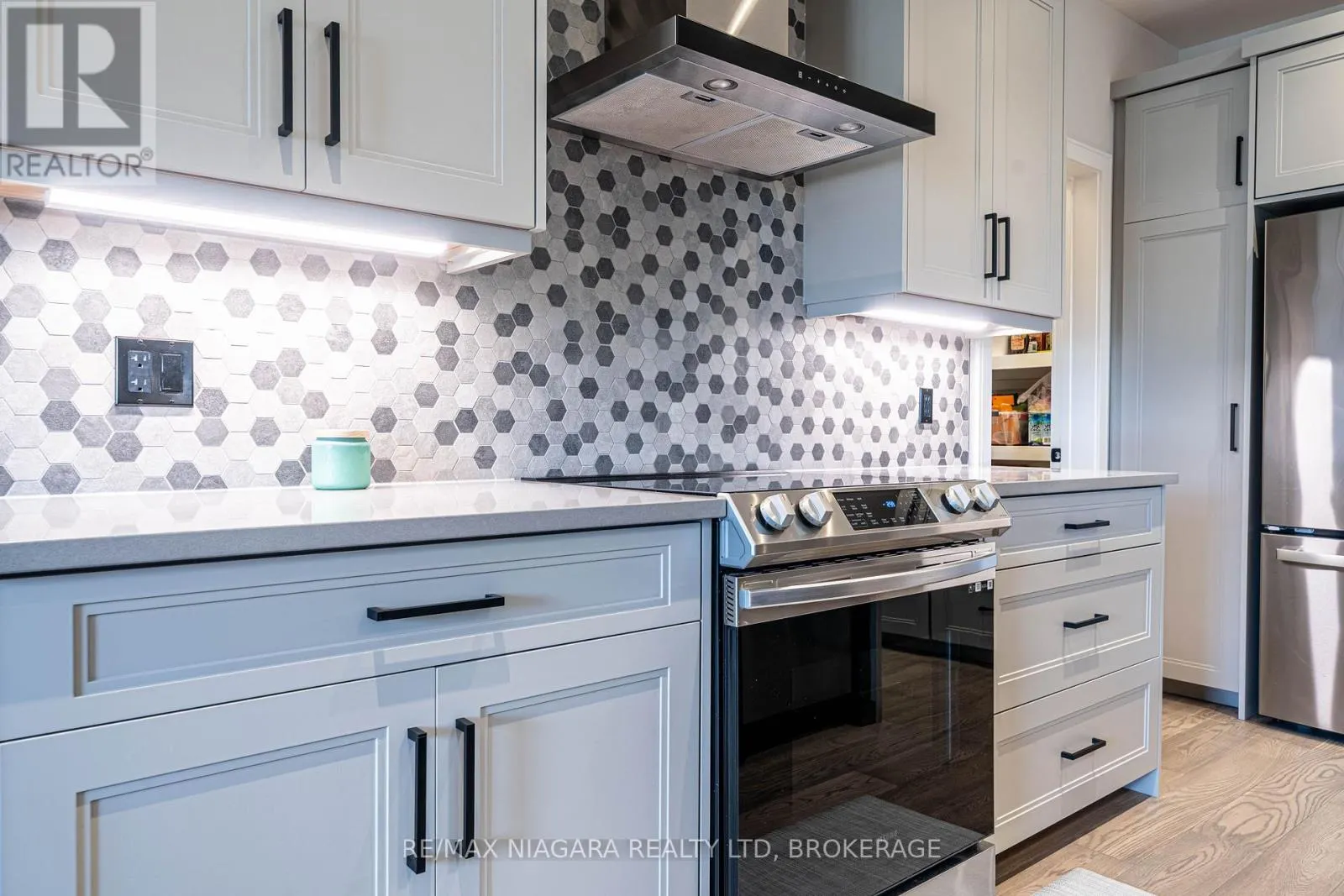 17 - 24 GRAPEVIEW DRIVE, #17