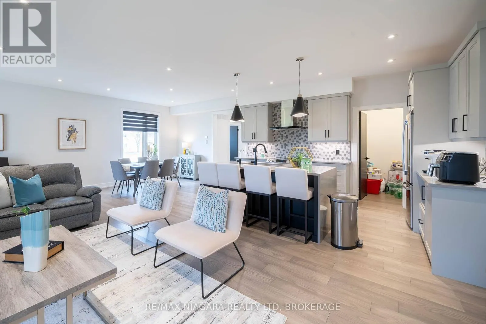 17 - 24 GRAPEVIEW DRIVE, #17