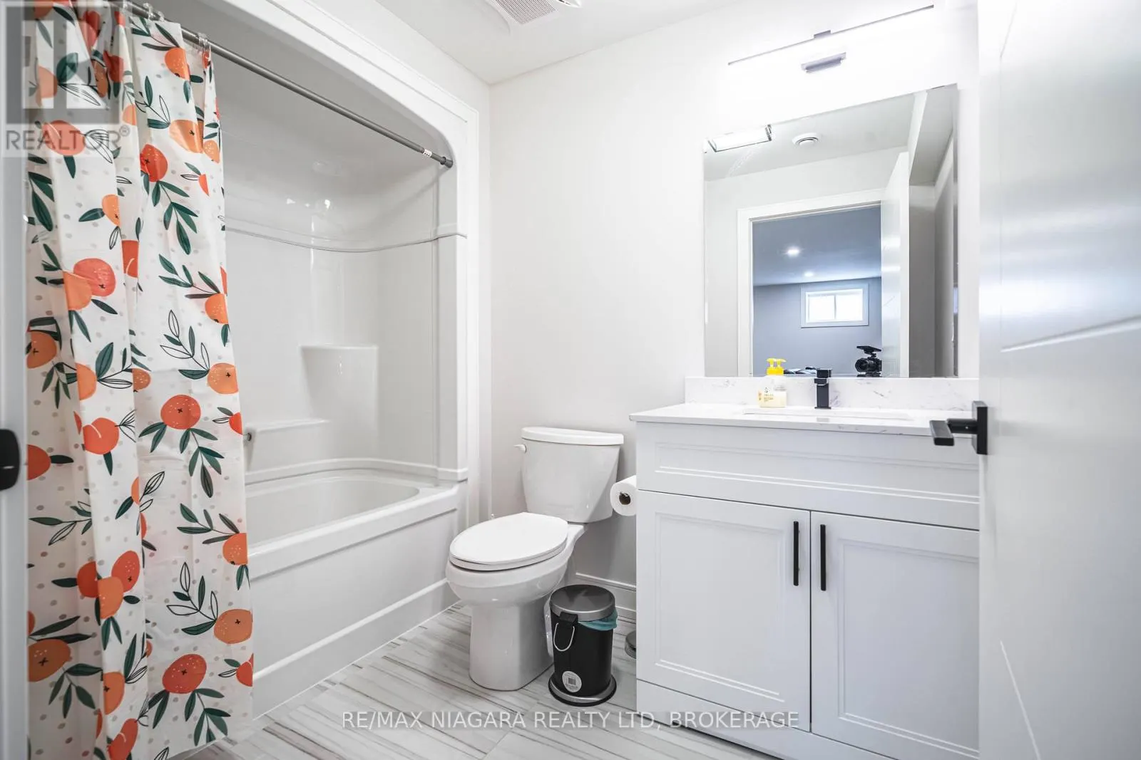 17 - 24 GRAPEVIEW DRIVE, #17