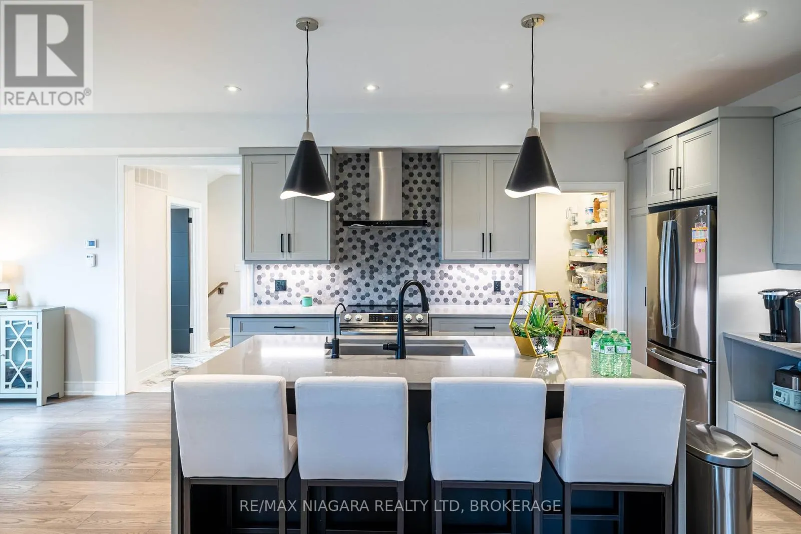 17 - 24 GRAPEVIEW DRIVE, #17