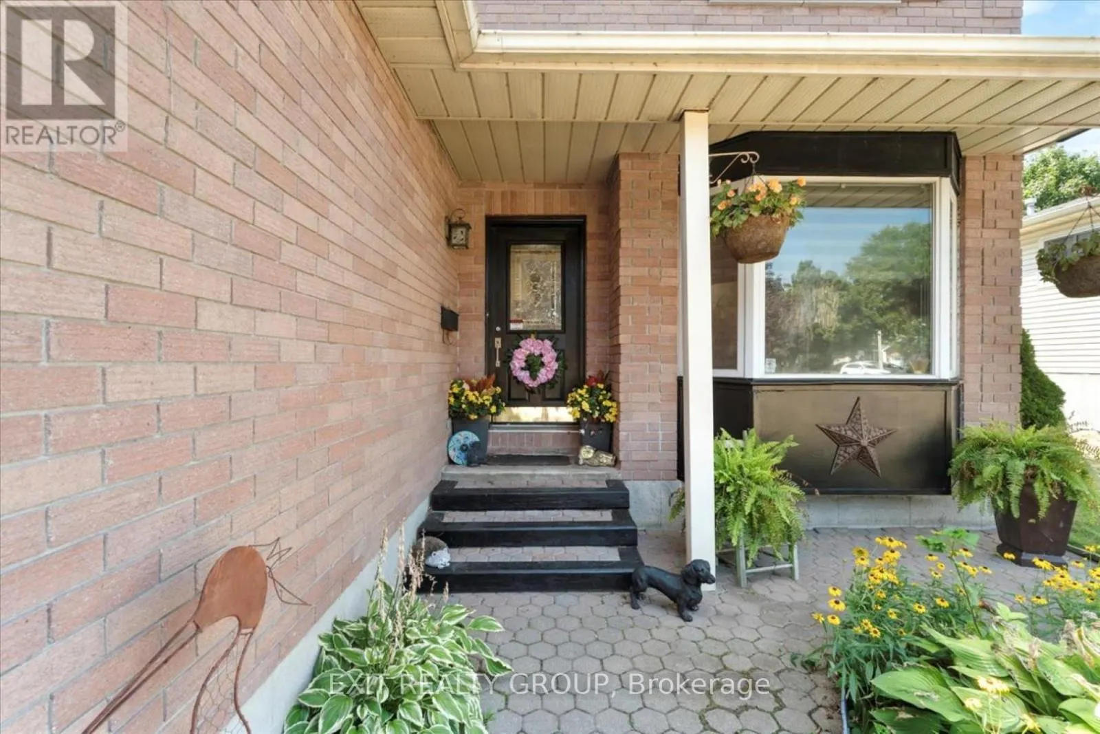 39 SHERWOOD CRESCENT