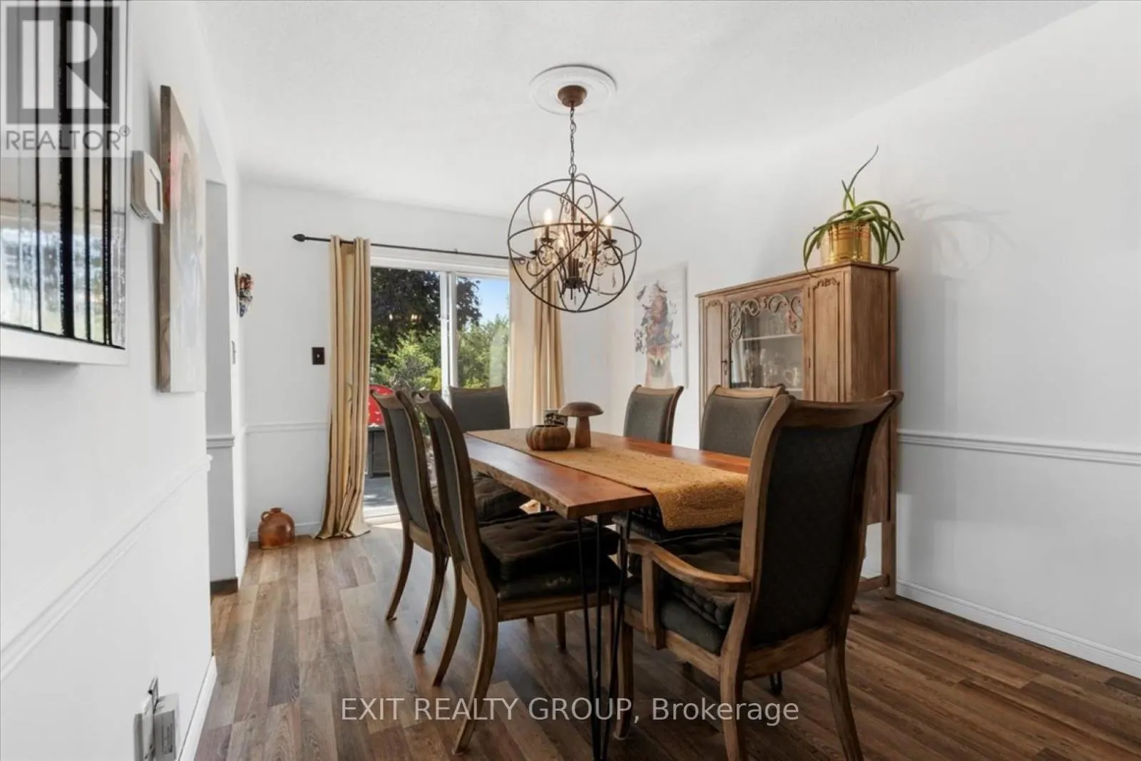 39 SHERWOOD CRESCENT