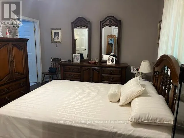 1 - 21 BALAZS COURT, #1