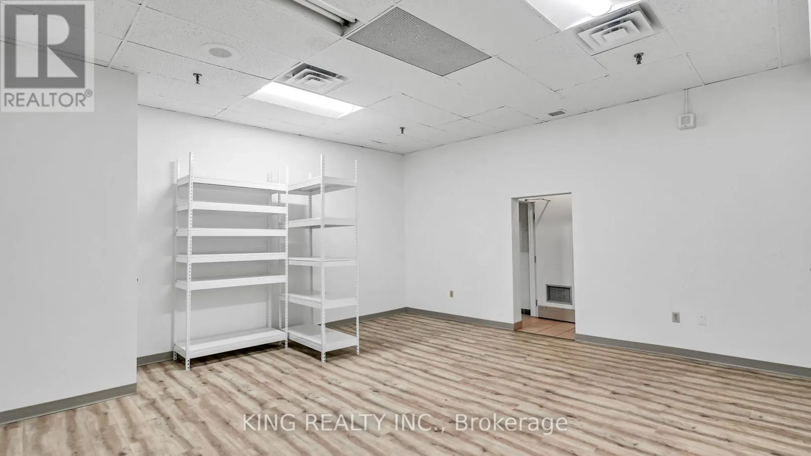 109-110 - 379 DUNDAS STREET