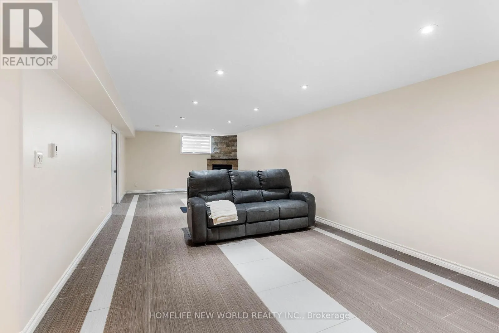 24 KIPLING DRIVE