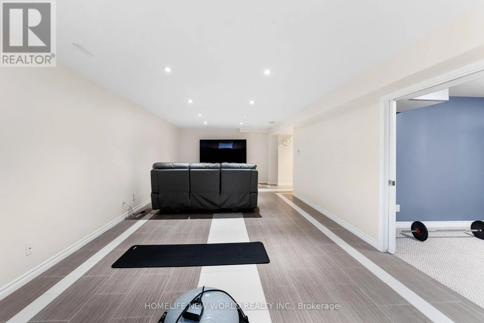 24 KIPLING DRIVE