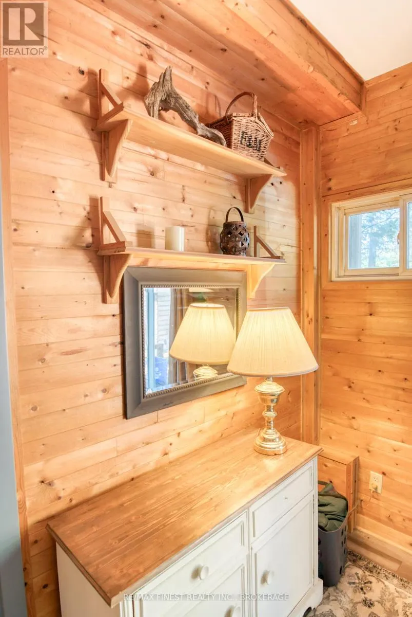 1036A TWIN LAKE LANE
