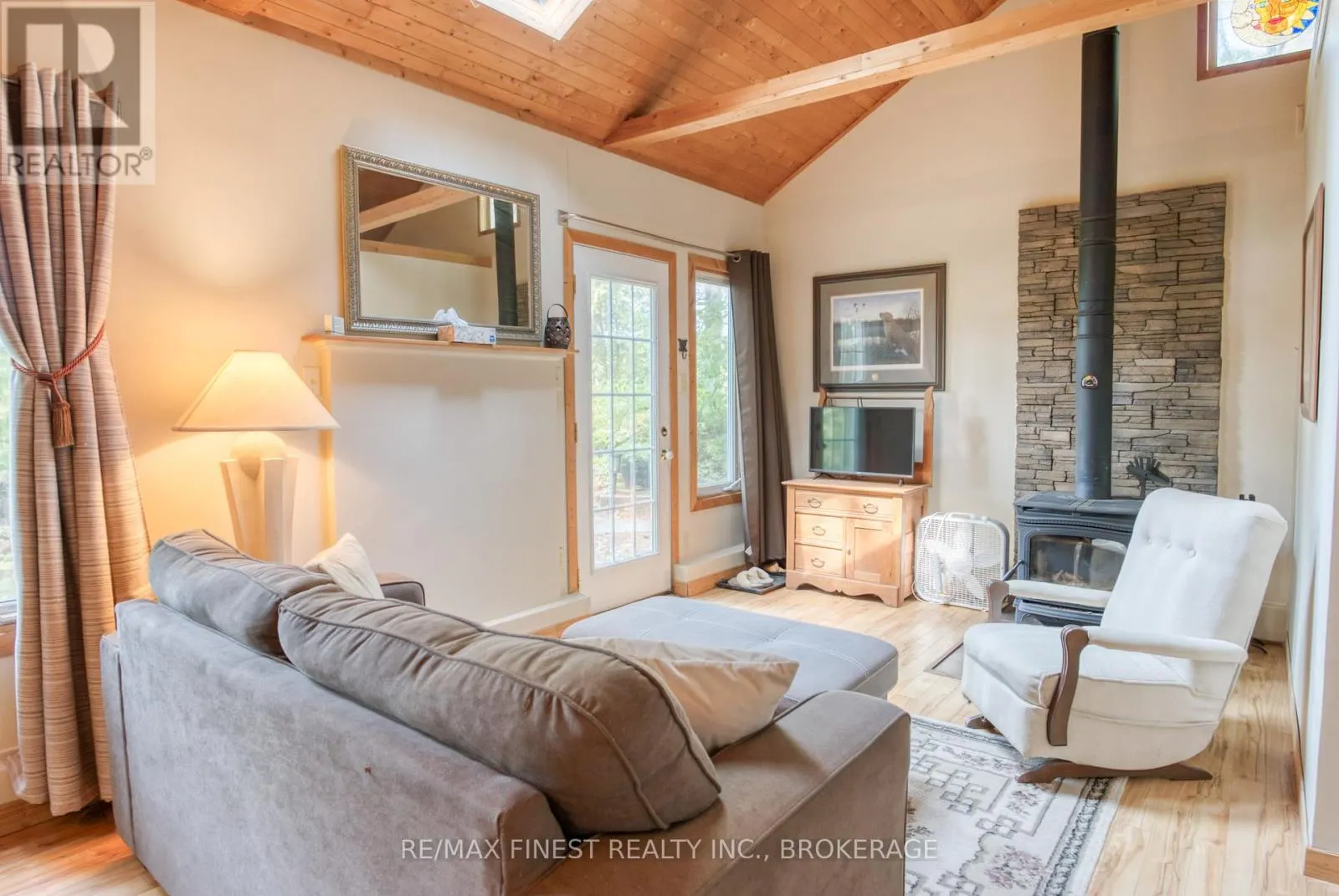 1036A TWIN LAKE LANE
