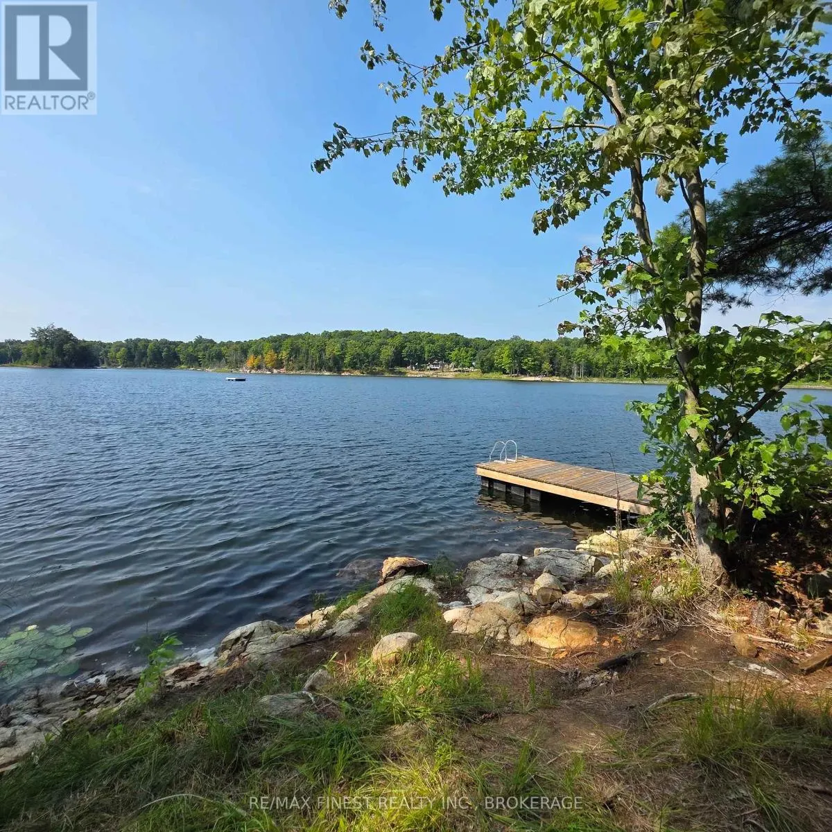 1036A TWIN LAKE LANE