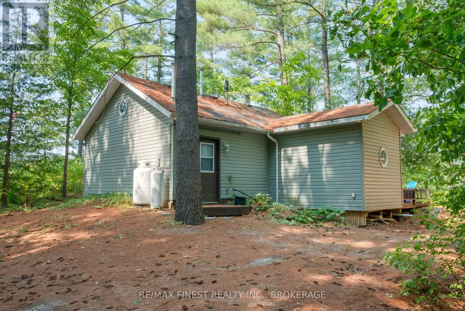 1036A TWIN LAKE LANE