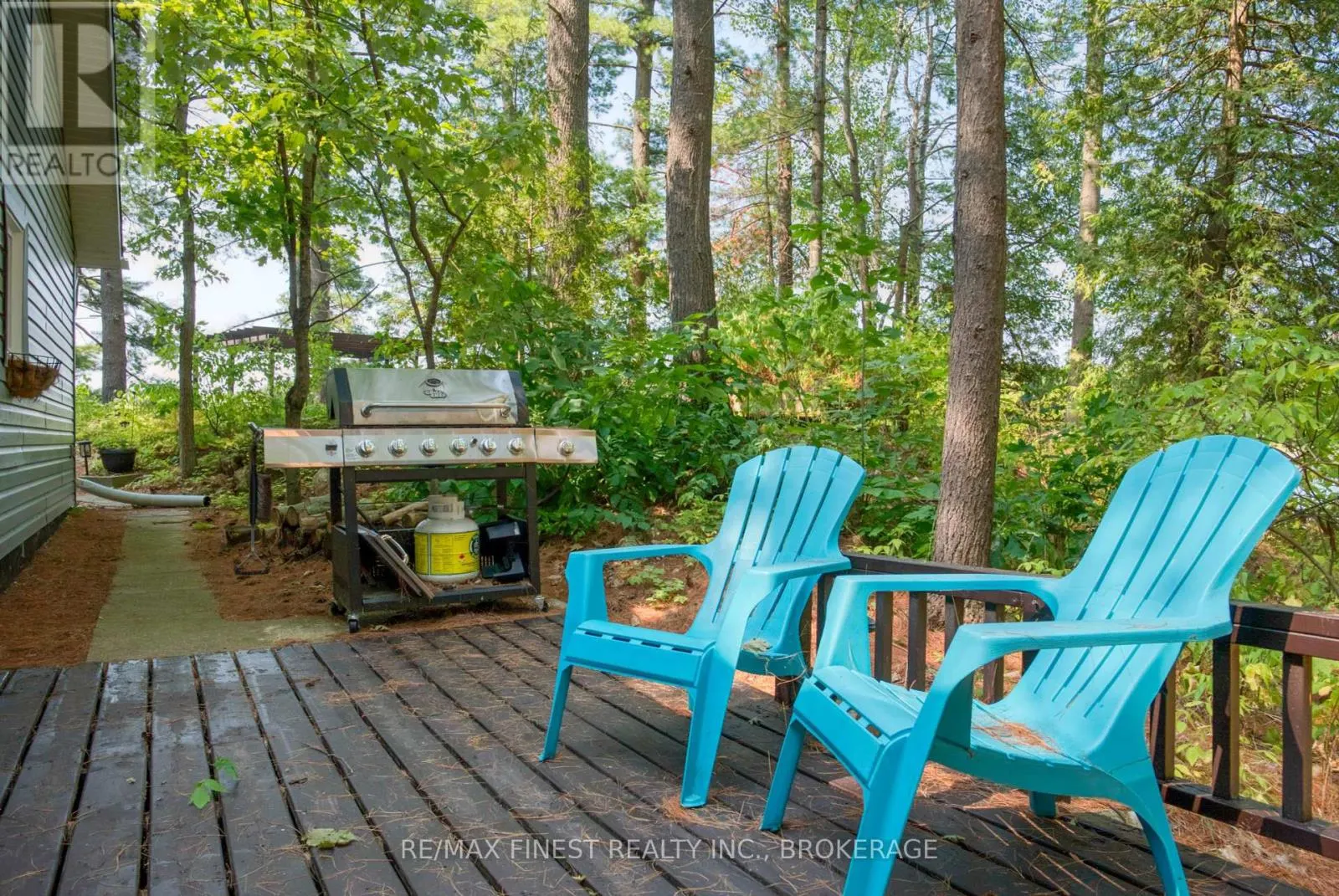 1036A TWIN LAKE LANE