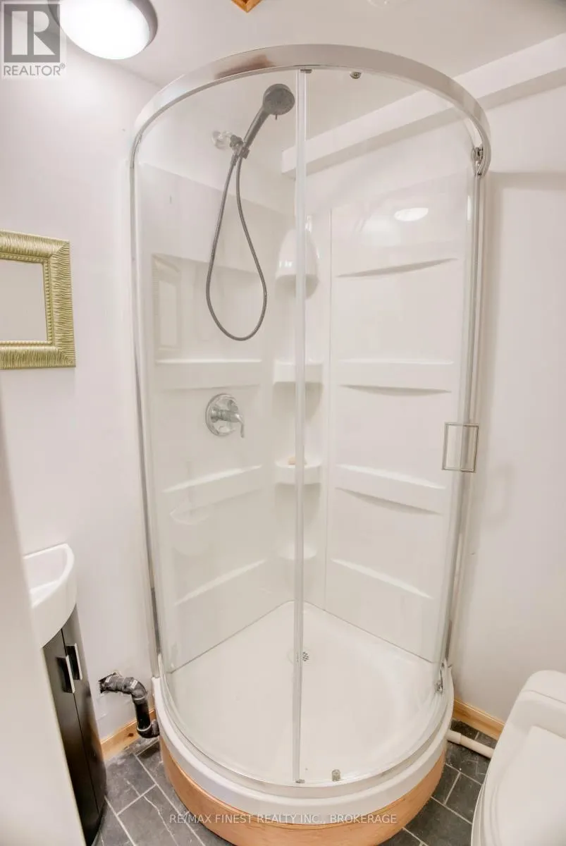 1036A TWIN LAKE LANE