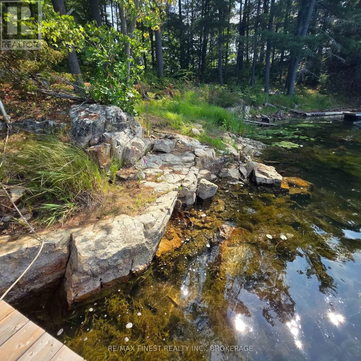 1036A TWIN LAKE LANE