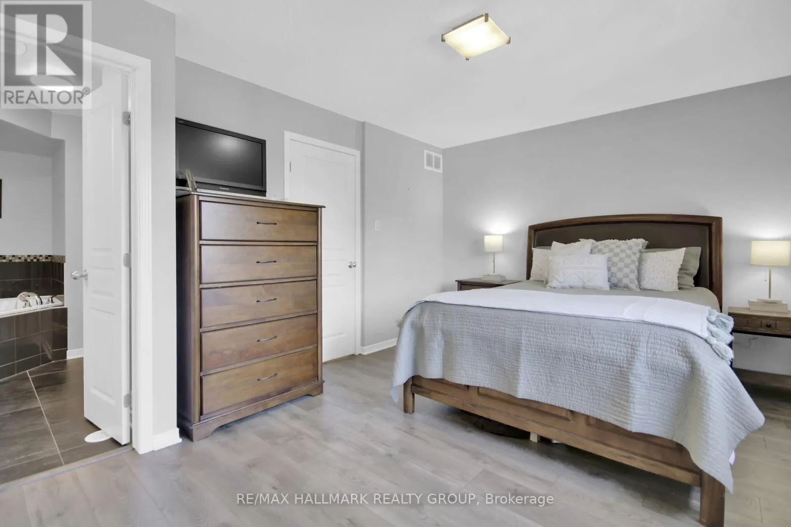 303 MOSAIC PRIVATE