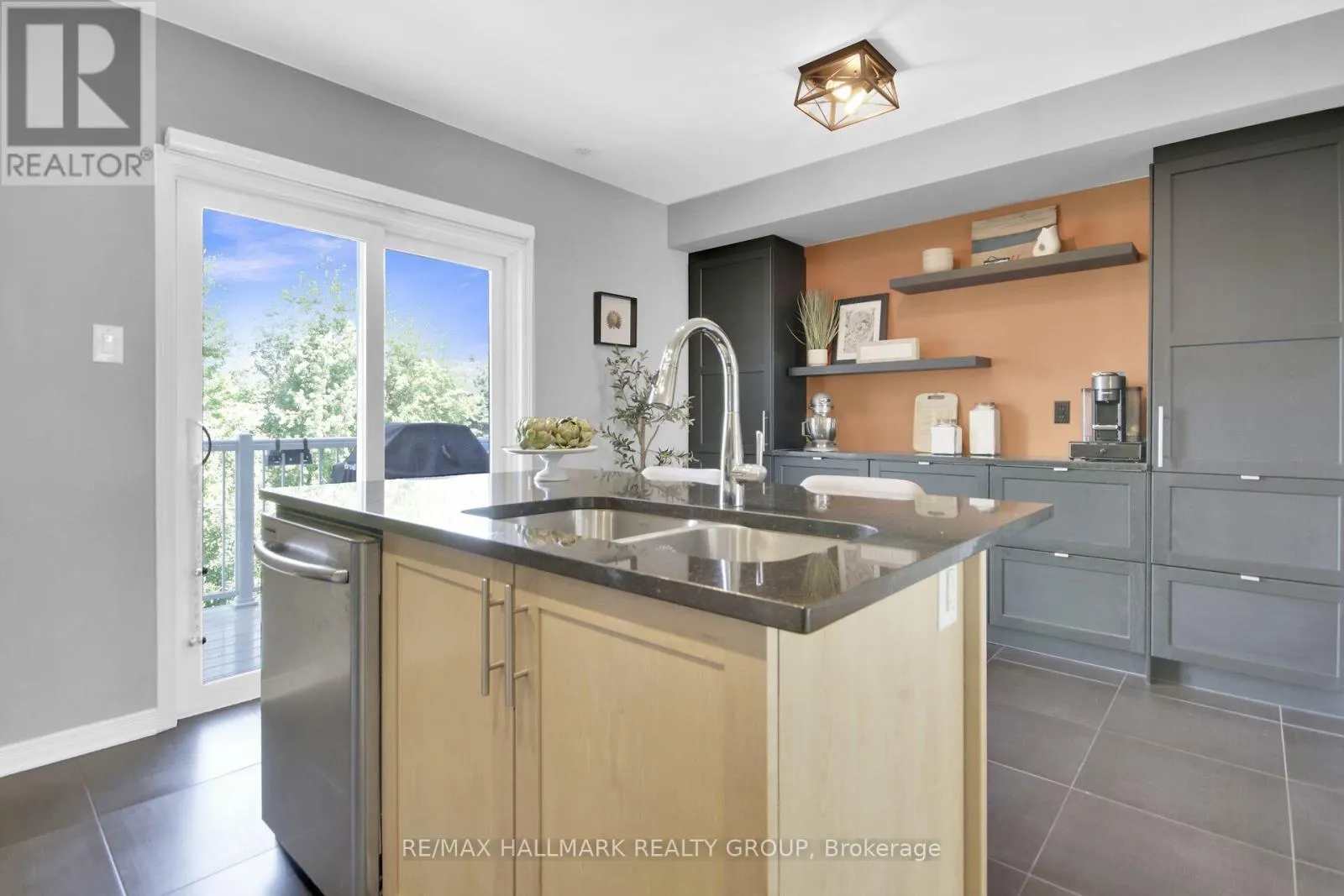 303 MOSAIC PRIVATE
