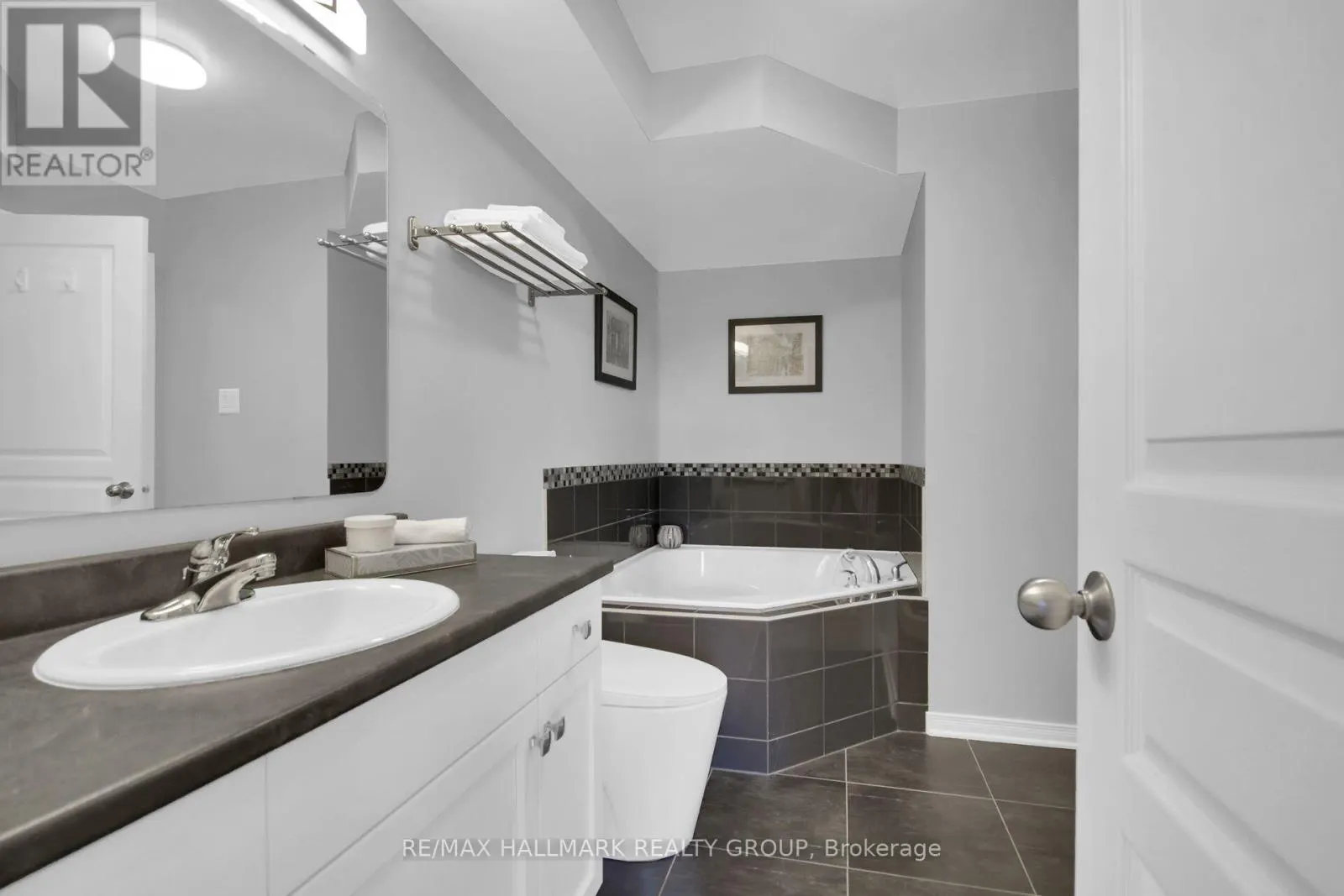 303 MOSAIC PRIVATE