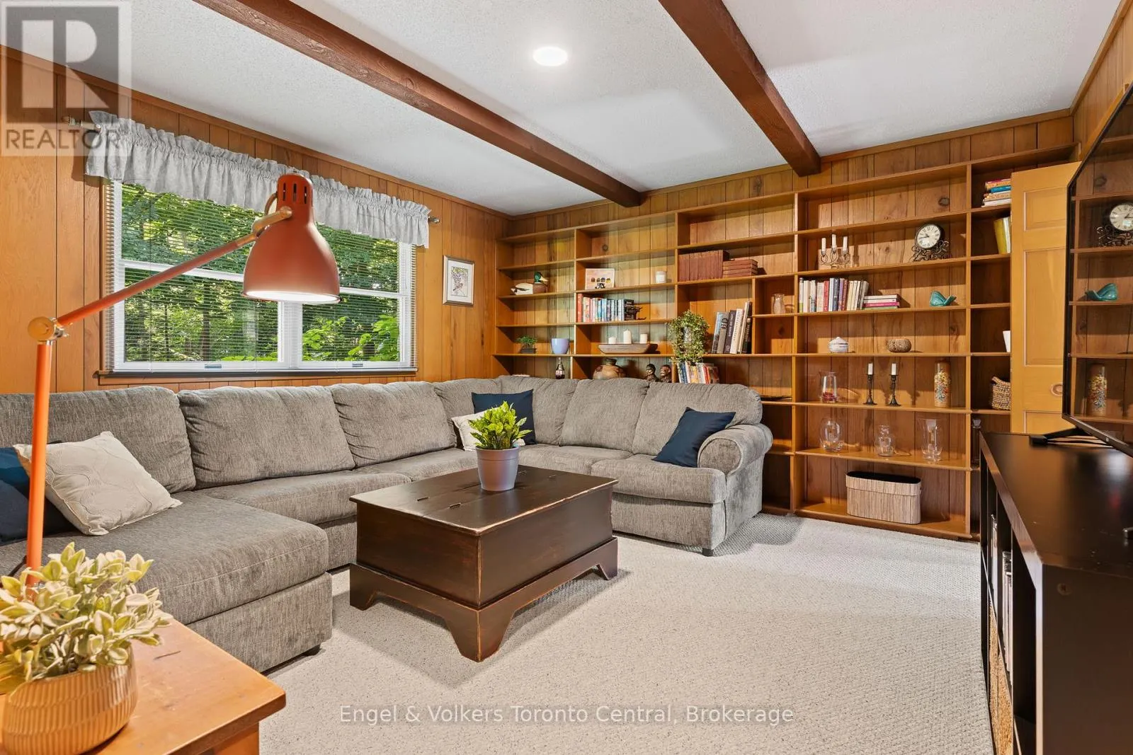 435 4TH AVENUE W