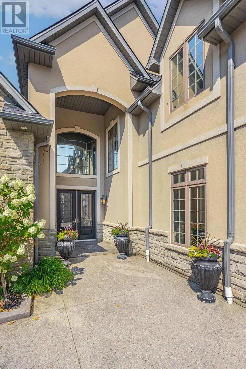 547 CRESTWOOD DRIVE