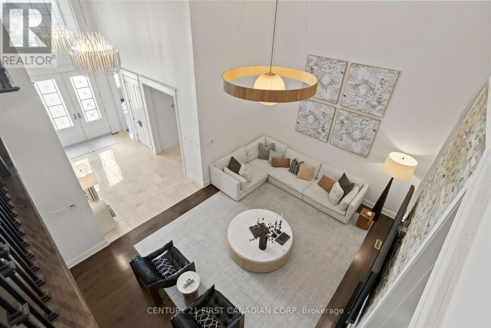 547 CRESTWOOD DRIVE