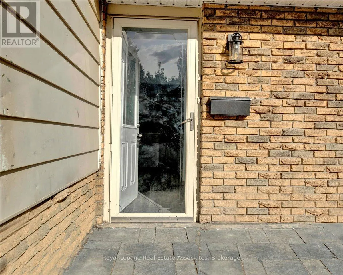 UPPER LEVEL - 9 GAFNEY COURT
