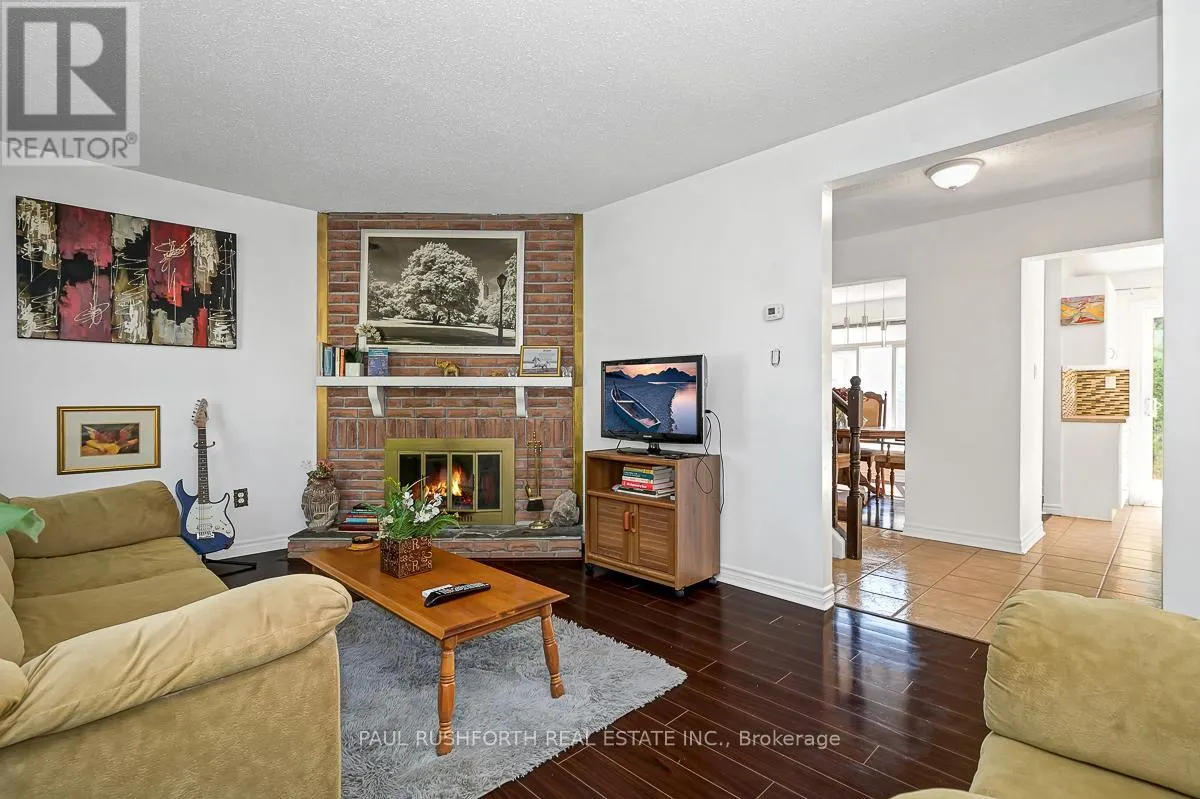 767 VINETTE CRESCENT