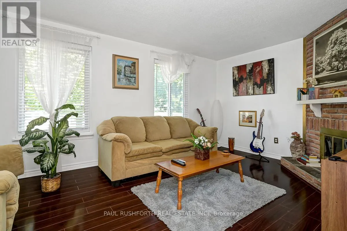 767 VINETTE CRESCENT