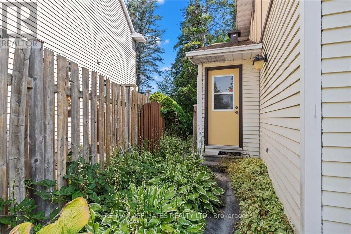 1080 ST LUCIA PLACE