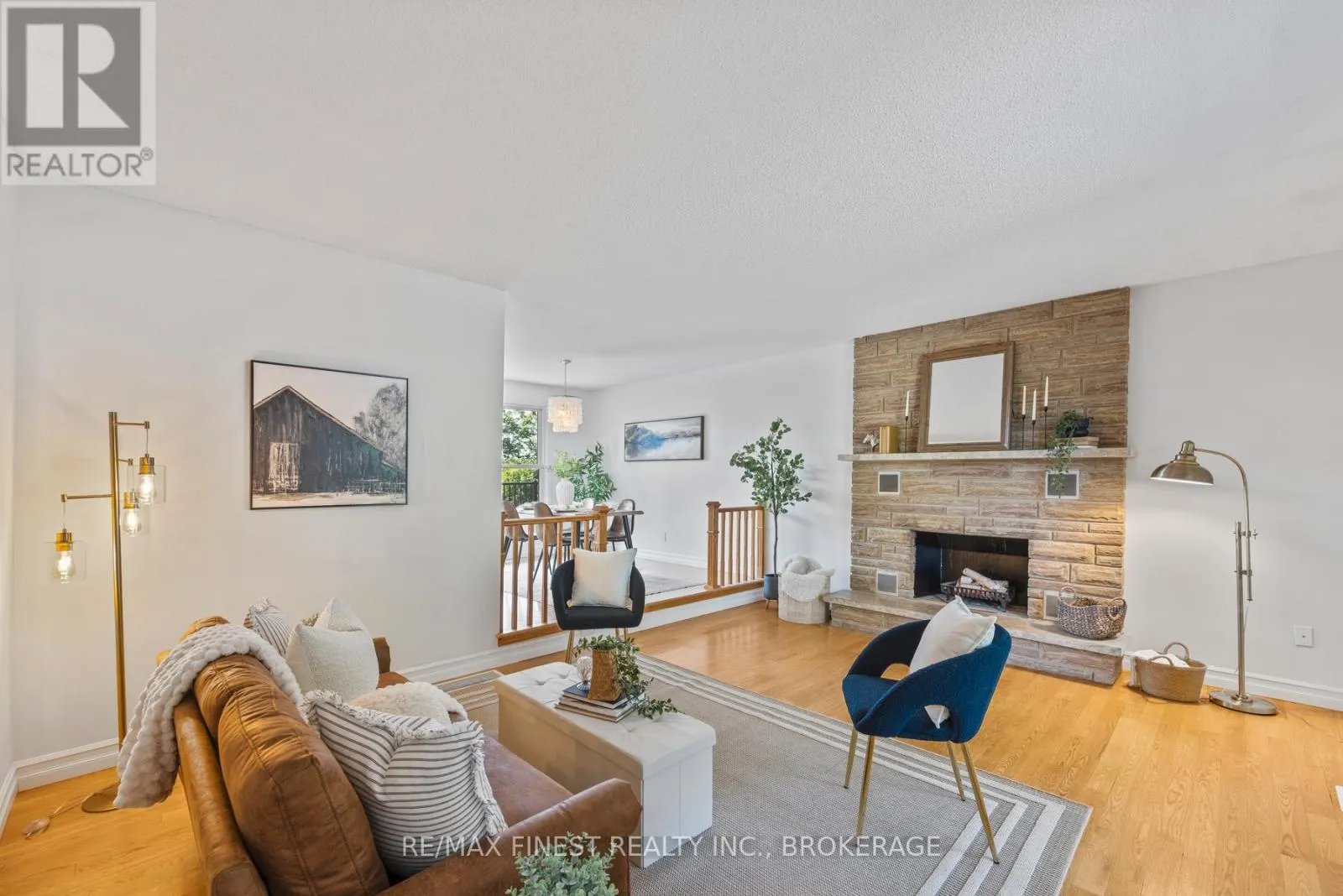3743 MAPLE CREST COURT