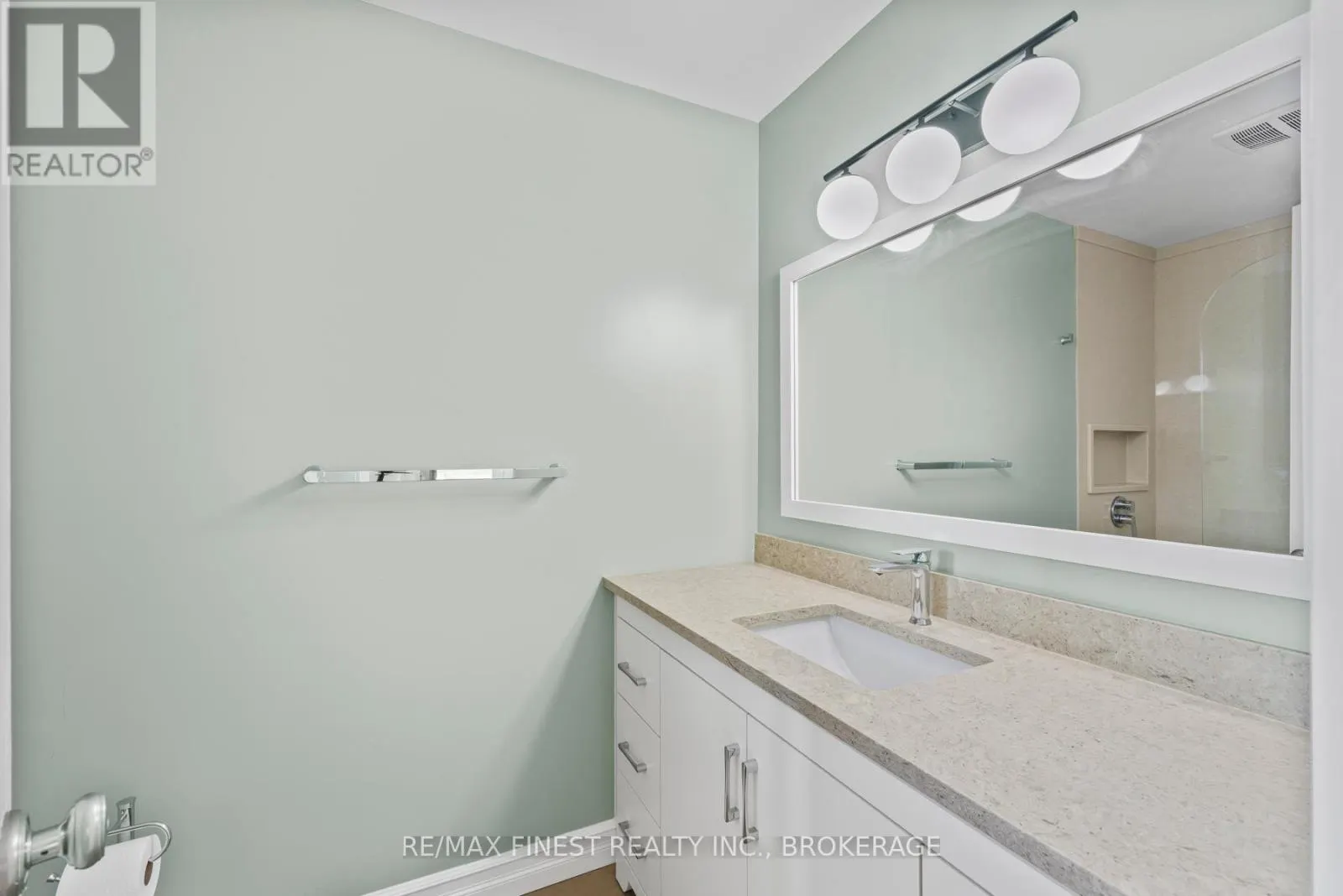 3743 MAPLE CREST COURT