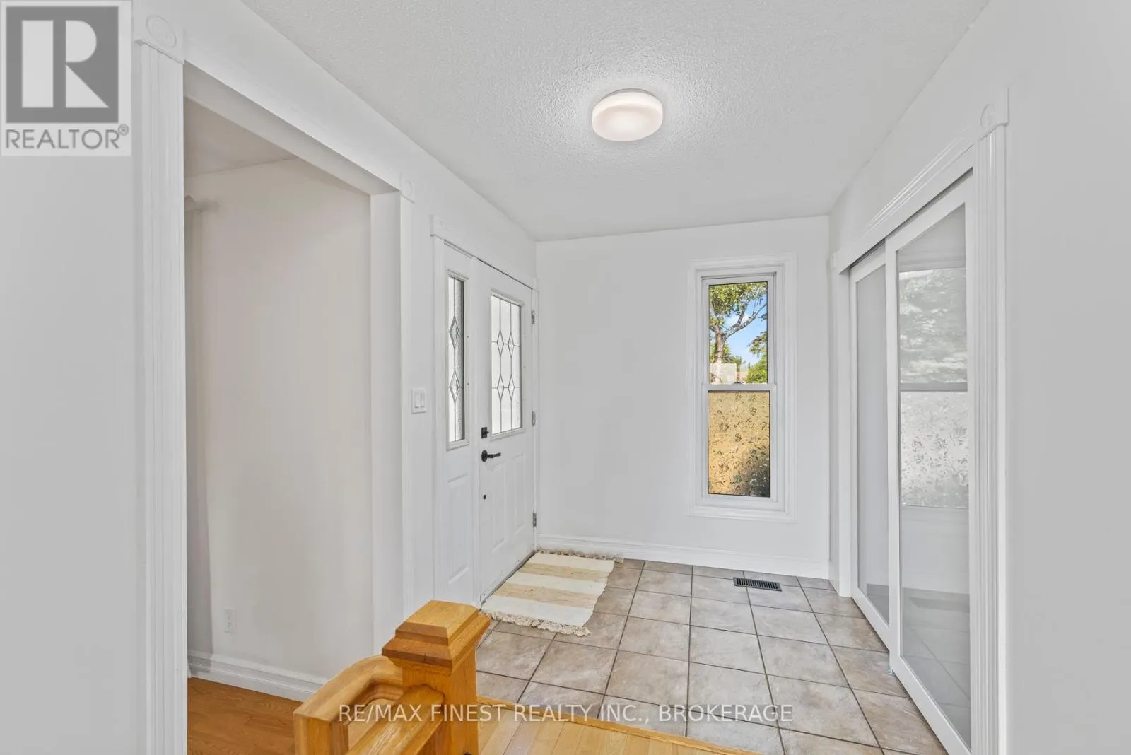 3743 MAPLE CREST COURT