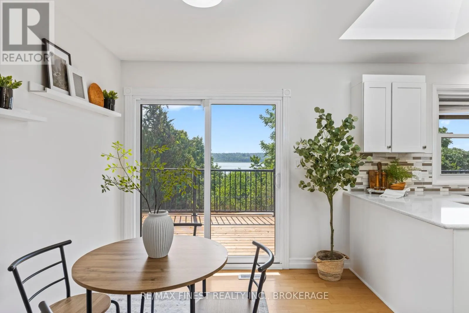 3743 MAPLE CREST COURT