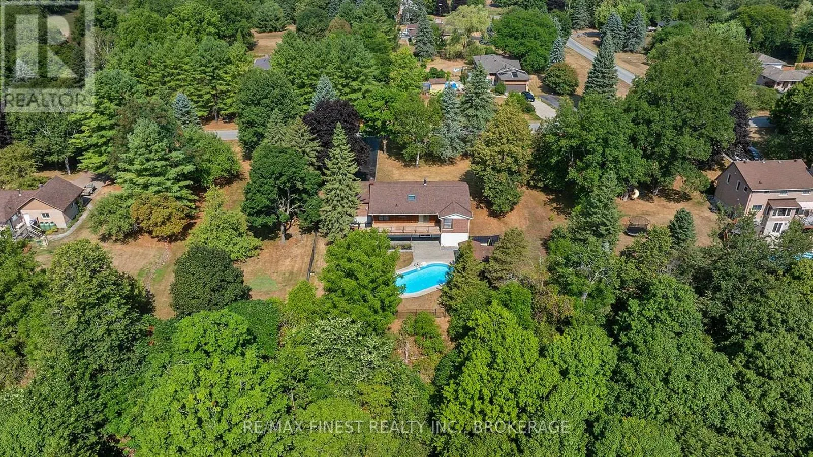 3743 MAPLE CREST COURT