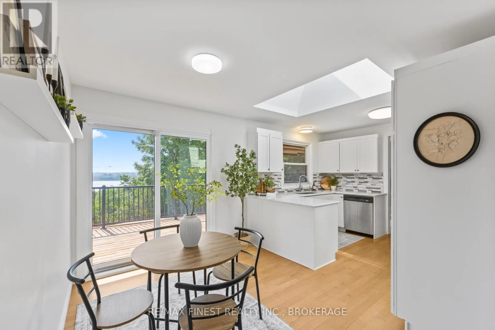 3743 MAPLE CREST COURT