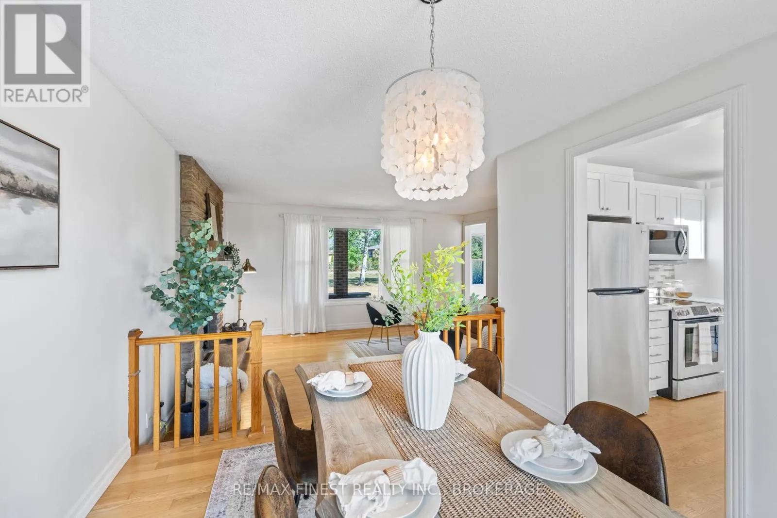 3743 MAPLE CREST COURT