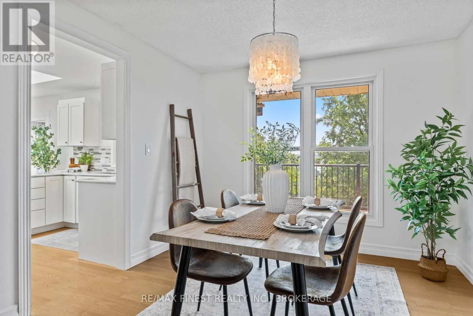3743 MAPLE CREST COURT
