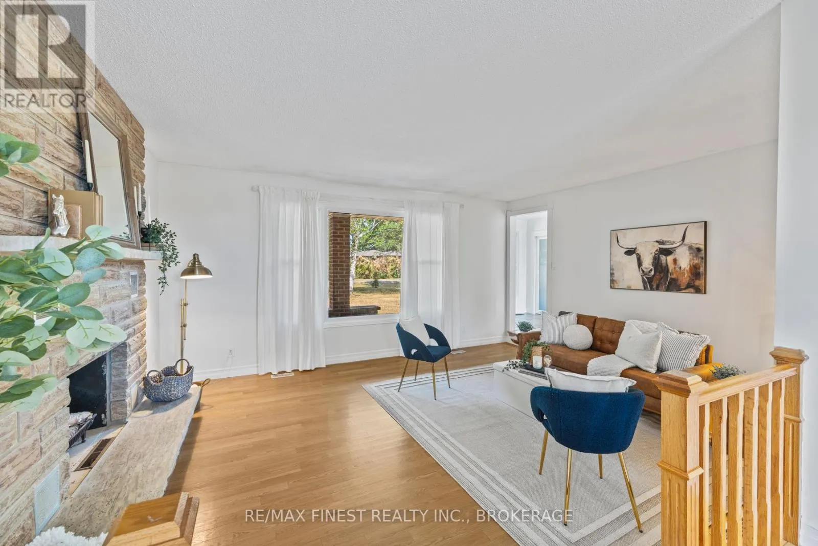 3743 MAPLE CREST COURT