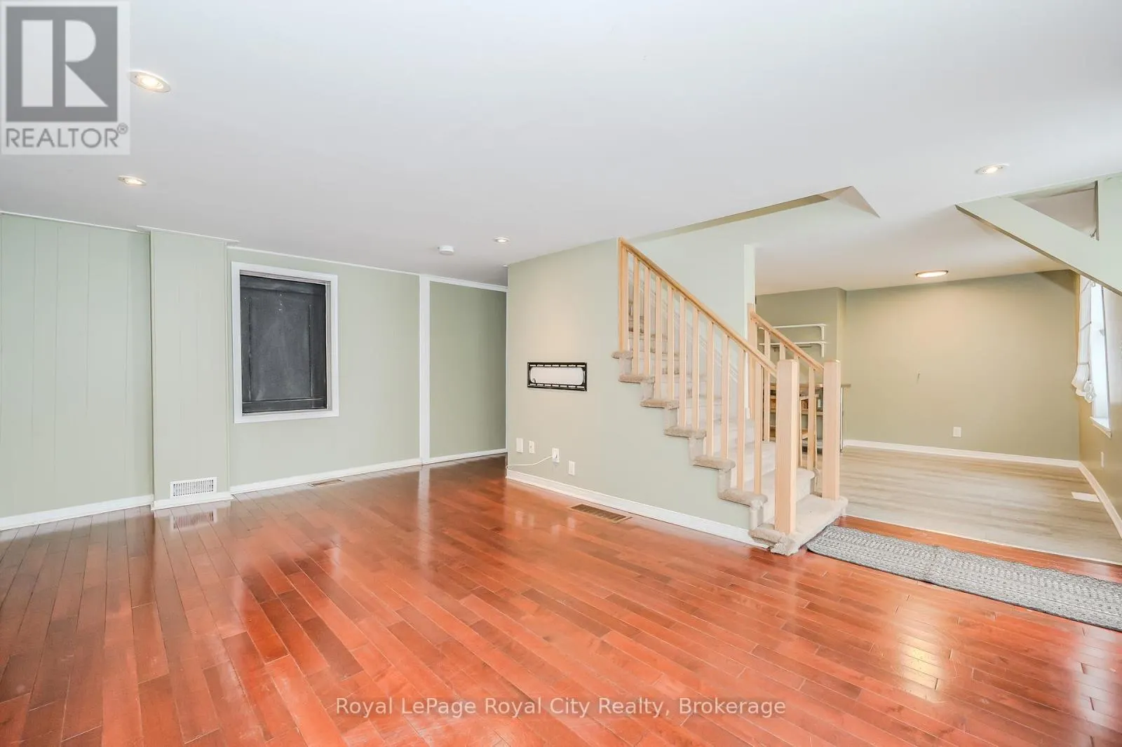 FRONT UNIT - 93 ESSEX STREET, #Front Unit