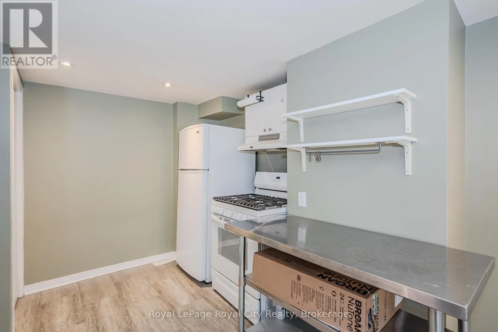 FRONT UNIT - 93 ESSEX STREET, #Front Unit