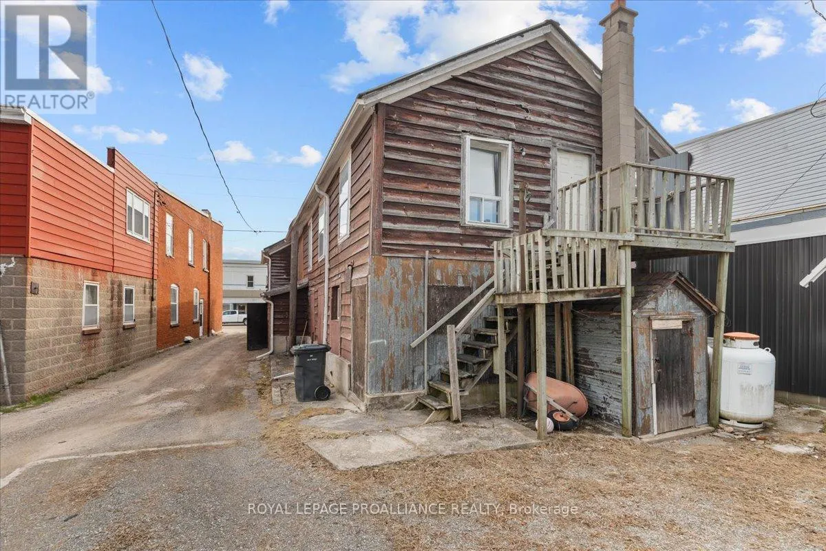334 VICTORIA STREET N